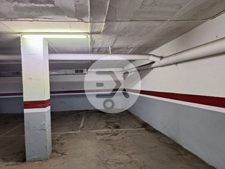 Garaje en venta en Els Canyars en Castelldefels