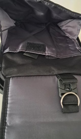 Bolso bandolera Dockers negro. Ancho 18cmxalto20cm