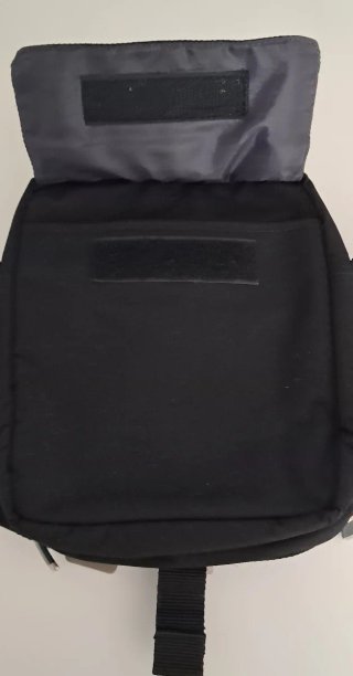 Bolso bandolera Dockers negro. Ancho 18cmxalto20cm