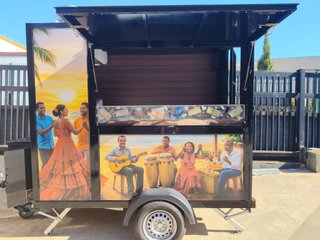 Food Truck con Diseño Tropical