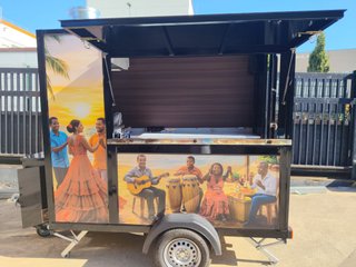 Food Truck con Diseño Tropical