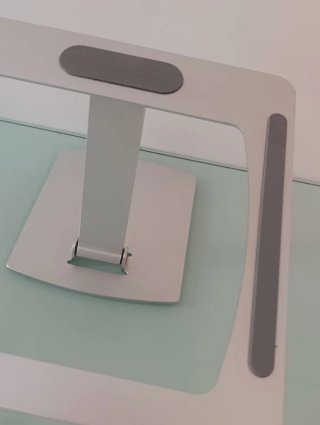 Soporte portátil plateado para PC