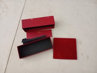 Cartier Caja y Funda Roja
