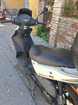 Se vende moto scooter Kymco Agility City 125