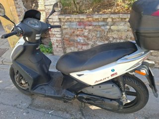 Se vende moto scooter Kymco Agility City 125