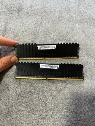 2x 8GB DDR4 Corsair Vengeance LPX RAM