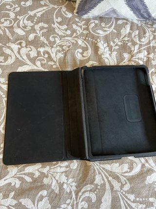 iPad 1 (WIFI + Celular) Negro con funda