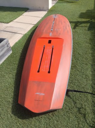 Tabla Wingfoil KT 80L, leash y staps