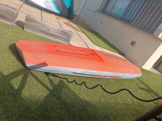 Tabla Wingfoil KT 80L, leash y staps