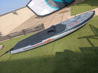 Tabla Wingfoil KT 80L, leash y staps