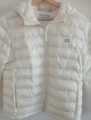 Chaqueta acolchada Levi's blanca con capucha