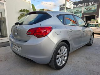 Opel Astra 2011