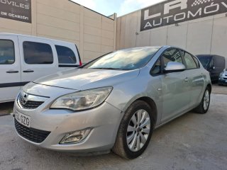 Opel Astra 2011