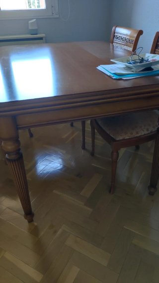 Mesa y 4 sillas cerezo