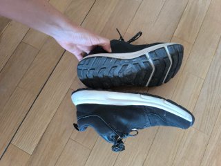 Zapatillas deportivas negras y blancas talla 36