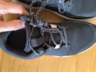 Zapatillas deportivas negras y blancas talla 36