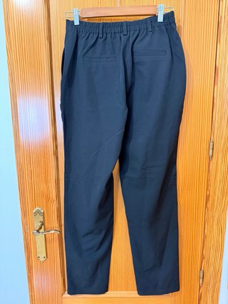 Pantalones negros camarera