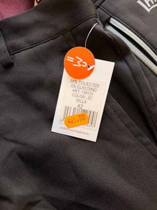 Pantalones negros camarera