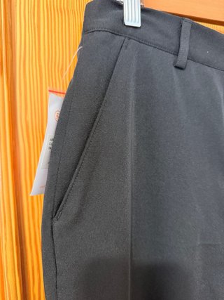 Pantalones negros camarera