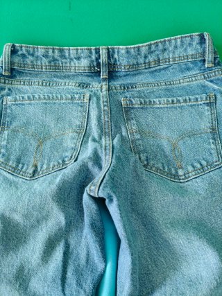 Pantalón vaquero Bershka acampanado