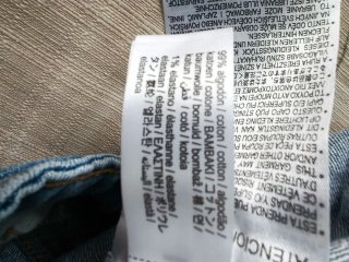 Pantalón vaquero Bershka acampanado
