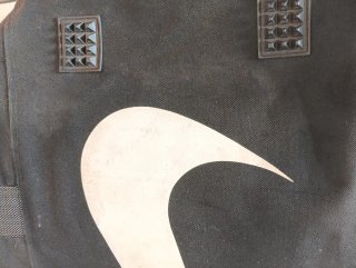 Bolsa de deporte Nike negra.