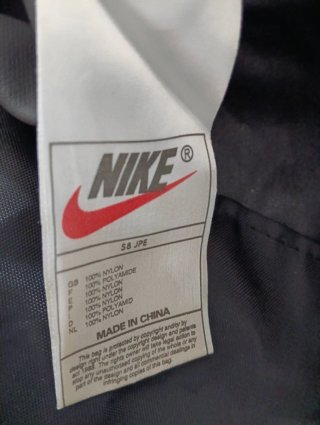 Bolsa de deporte Nike negra.