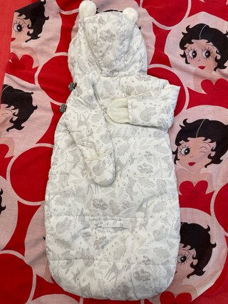 Buzo de bebé con estampado de animales