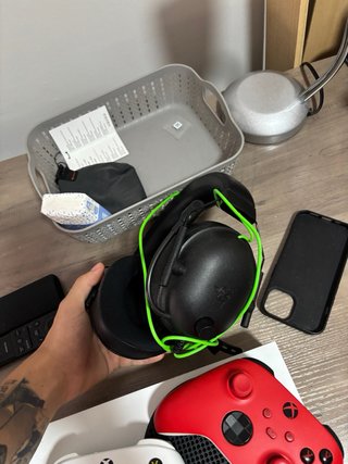 Xbox Series S + 2 controller + cuffie Razer