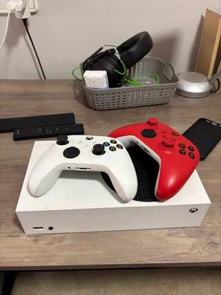 Xbox Series S + 2 controller + cuffie Razer