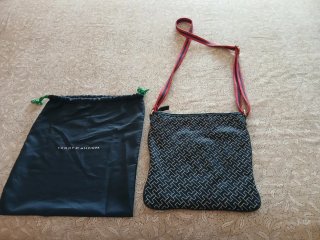Bolso Tommy Hilfiger Azul y Rojo