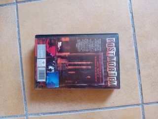 VHS Postmortem Charles Sheen edición videoclub