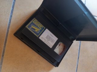 VHS Postmortem Charles Sheen edición videoclub