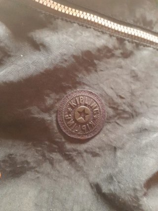 Mochila Kipling Negra con Llavero Monito