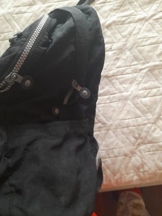 Mochila Kipling Negra con Llavero Monito