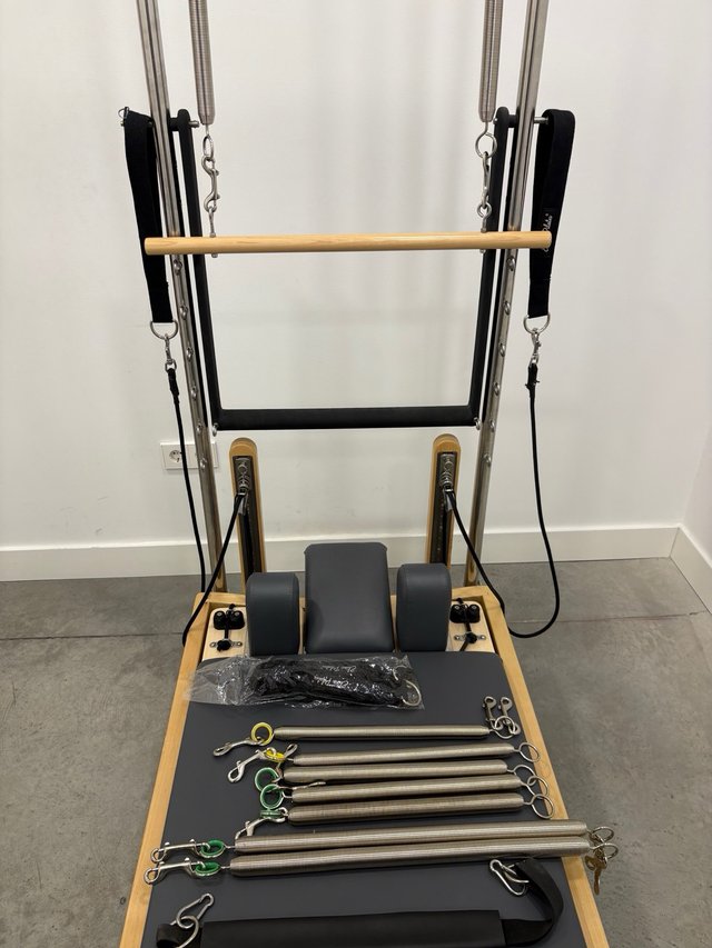 Reformer Pilates con Torre prácticamente nuevo