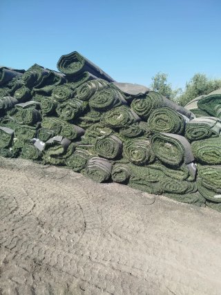 Césped artificial verde