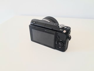 Sony NEX-3N + Objetivo 16-50mm
