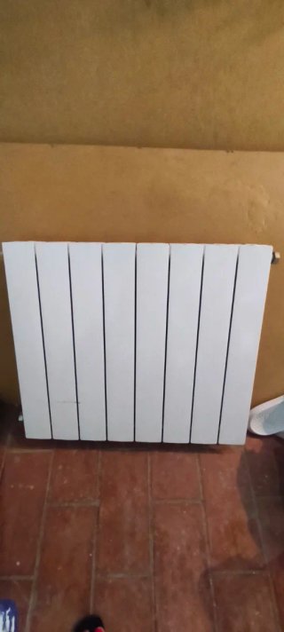 Radiador blanco de metal