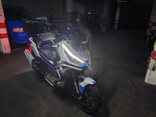 Maxi Scooter Zontes Gris/Azul Automática