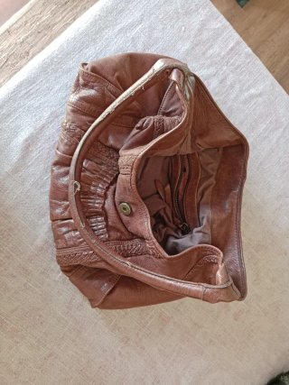 Bolso de cuero sintético marrón
