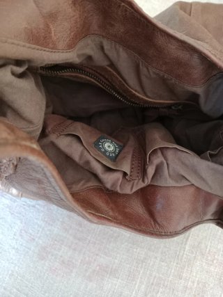 Bolso de cuero sintético marrón