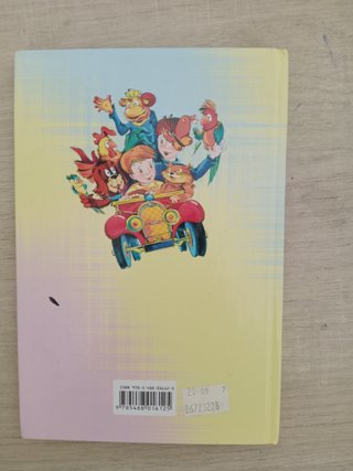 Libro en ruso; Три поросенка - стихи и сказка