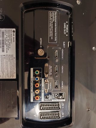 PS4 . 2 mandos. 5 juegos cables. Y un tv l.g 32"