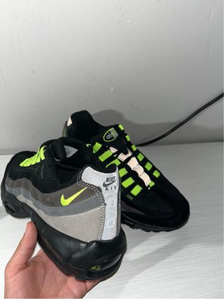 Nike Air Max 95 Negro y Verde