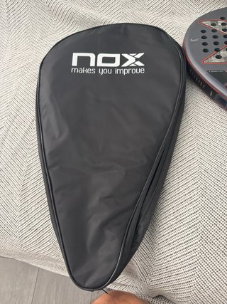 Raqueta Padel Nox AT10 18K Agustin Tapia 2025