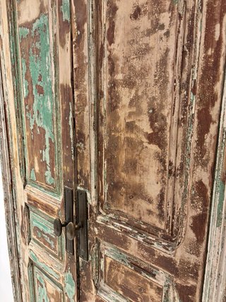 Puertas antiguas decapadas