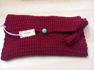 Bolso de ganchillo color burdeos