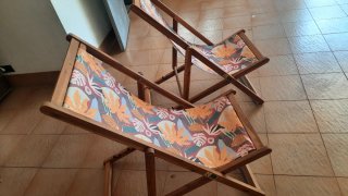 Hamacas de tela y madera con estampado