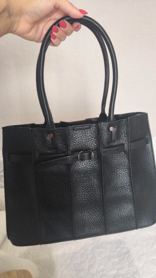 Bolso negro de piel
